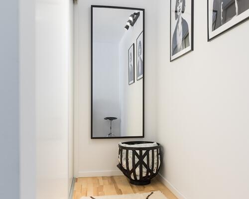 Ideelt beliggende på Amerika Plads ved Langelinie, få skridt fra Østerport Station og metroen med fremragende transportforbindelser og en attraktiv københavnsk adresse.