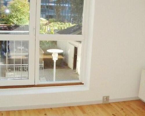 Stor lys 2-værelses studiebolig i Vestbyen