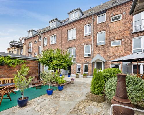 Flot lys og rummelig 2-værelses lejlighed