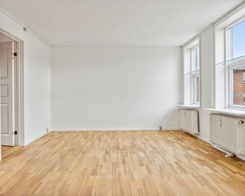 Flot lys og rummelig 2-værelses lejlighed