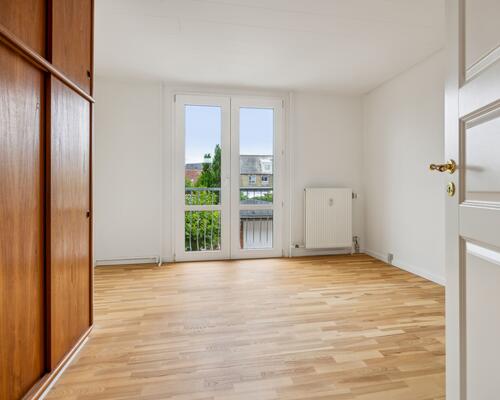 Flot lys og rummelig 2-værelses lejlighed