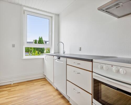 Flot lys og rummelig 2-værelses lejlighed