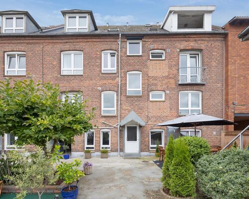 Flot lys og rummelig 2-værelses lejlighed