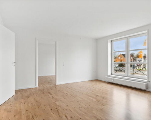 Nyrenoveret 2-værelses i Skalborg med elevator og lukket gårdmiljø – tæt på Aalborg Storcenter og bus