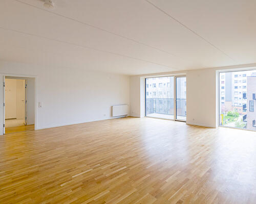 Lækker nyere lejlighed, med altan, på Frederiksberg