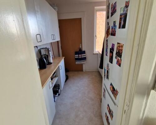 God 2 værelses lejlighed midt i byen