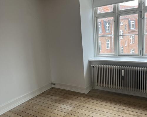 Fin lejlighed nær Østre Anlæg - muligt at få første måneds husleje gratis.