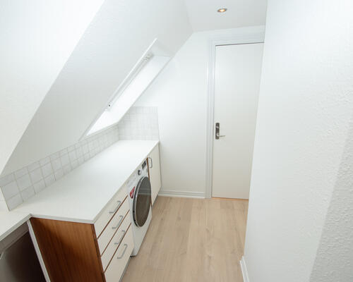 Lys og moderne lejlighed med gårdhave i Aalborg