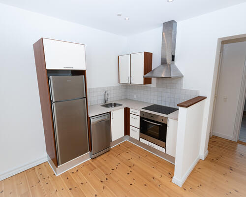 Moderne 2 værelses lejlighed med lys og luft i Aalborg