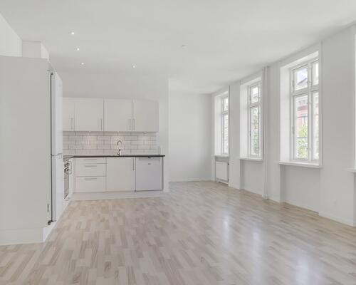 Skøn lys 3 værelses lejlighed