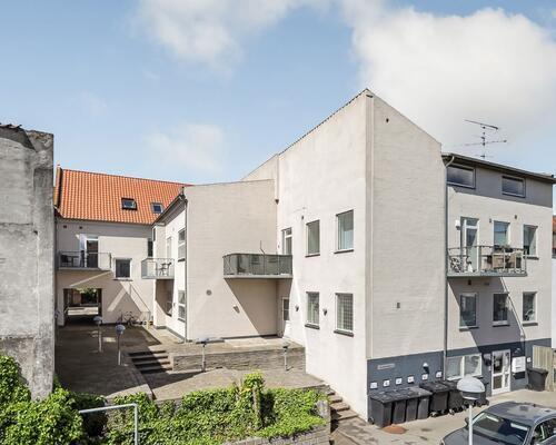 Skøn lys 3 værelses lejlighed