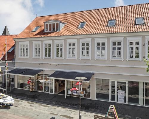 Skøn lys 3 værelses lejlighed