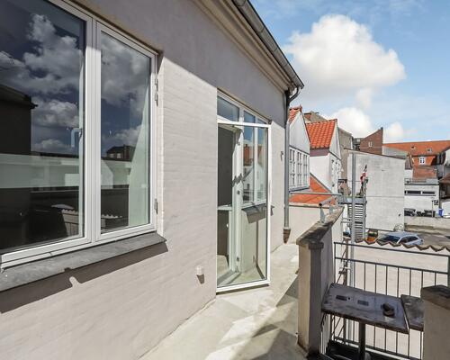 Skøn lys 3 værelses lejlighed