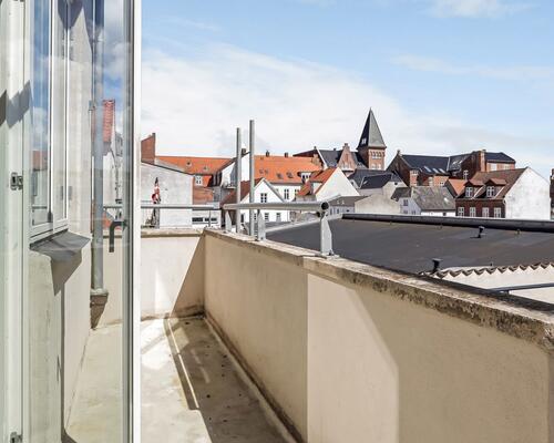 Skøn lys 3 værelses lejlighed