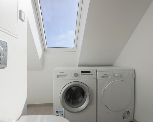 Lækker ny taglejlighed med god udsigt og altan - husdyr tilladt