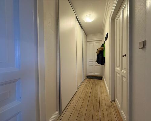 137 m² i to plan med super flot udsigt over by og vand.