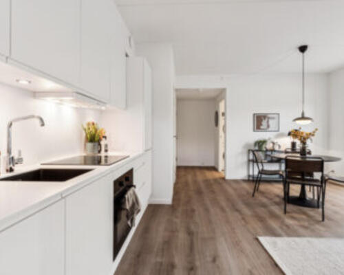 Skøn og lækker 2-værelses lejlighed med altan