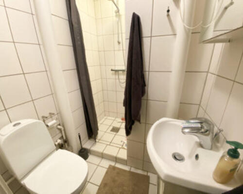 Stor 2-værelses lejlighed i øgadekvarteret