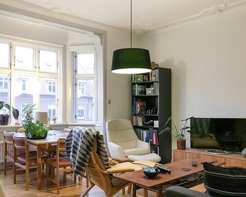 Hyggelig og delevenlig 2 værelses lejlighed