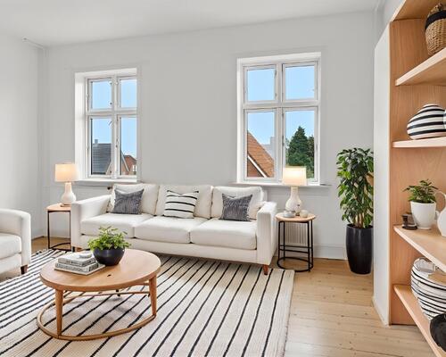 Lys 2-værelses med plankegulve og grøn udsigt – 59 m2 tæt på park og transport