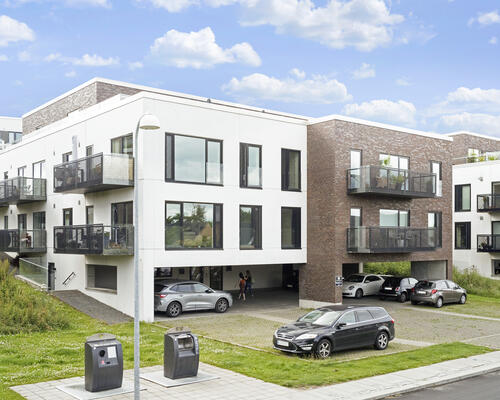 Stor 2-værelses tæt på Riis Skov