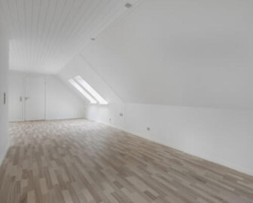 RUMMELIG OG INDBYDENDE LEJLIGHED I HOBRO-OMRÅDET