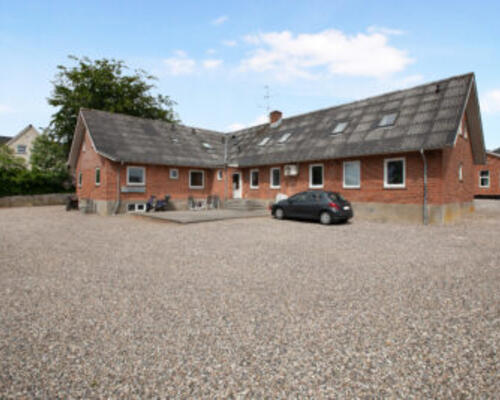 RUMMELIG OG INDBYDENDE LEJLIGHED I HOBRO-OMRÅDET