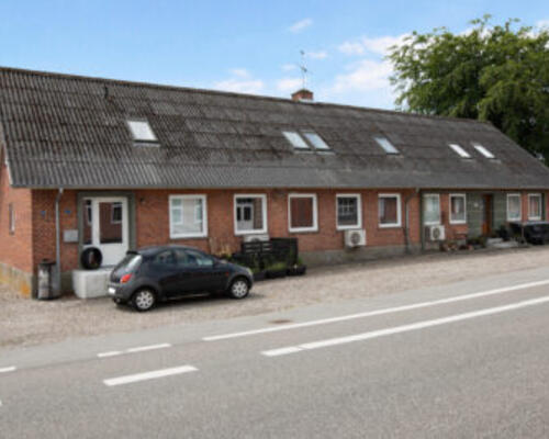 RUMMELIG OG INDBYDENDE LEJLIGHED I HOBRO-OMRÅDET