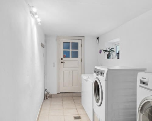 Charmerende 3-plans villa med stor have, Viby J