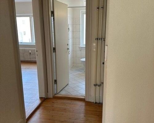 2 værelses med lille altan i Odense C