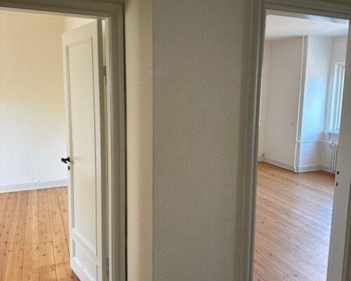 2 værelses med lille altan i Odense C