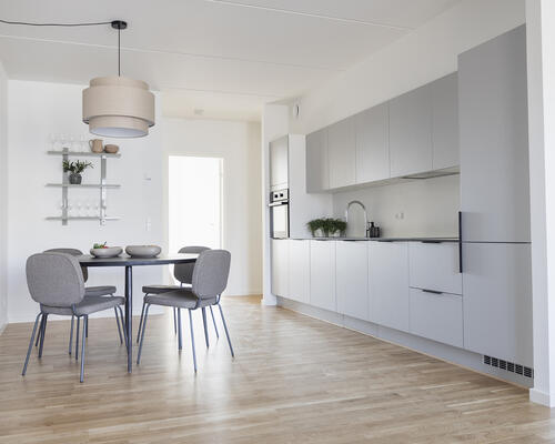 Skøn 3-værelses lejlighed med stor altan