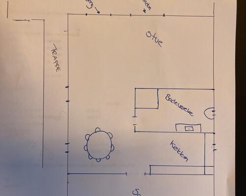 Renoveret lejlighed med stor altan.