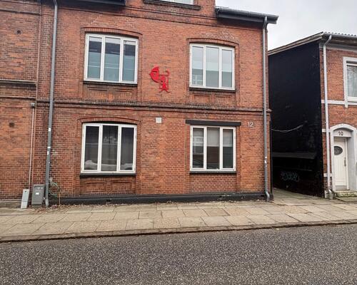 Flot nyistandsat 2. værelses lejlighed