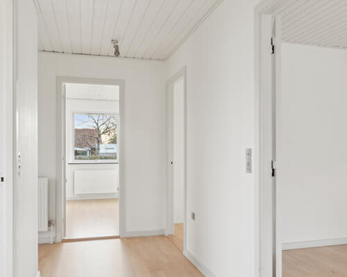 Indflytningsklar villa med skøn have, Viby J