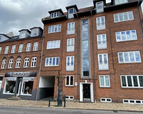 3 værelses – Skibhusvej 147 3. tv – Odense C