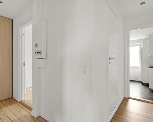 Lys og velindrettet 3-værelses lejlighed med altan