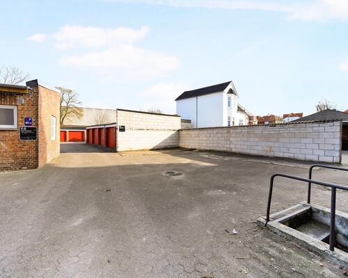 Lys og velindrettet 3-værelses lejlighed med altan