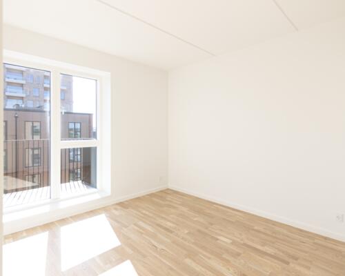 Rummelig 3-værelses lejlighed med altan