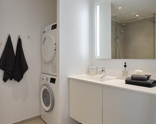 Rummelig 3-værelses lejlighed med altan