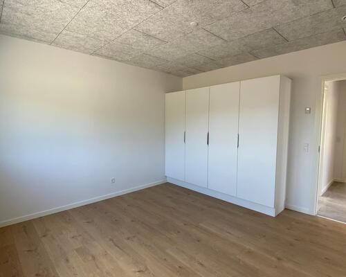 VELKOMMEN TIL RØLLIKEVEJ - NYBYGGET, ENERGIVENLIGE OG MODERNE RÆKKEHUSE TIL LEJE I ARNBJERG.