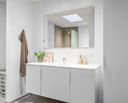 Skønt nyopført rækkehus i Snejbjerg med privat have/terrasse og mulighed for ladestander.