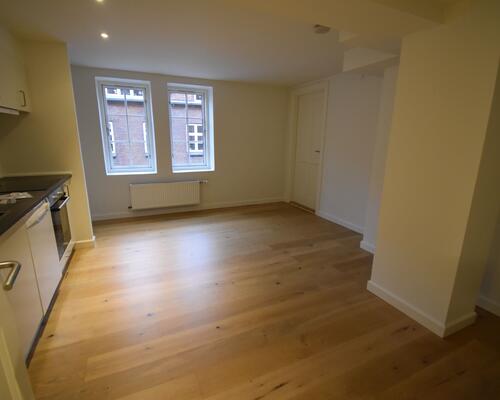 Renoveret 2-værelses centralt i Aarhus C. Elevator i ejendommen.