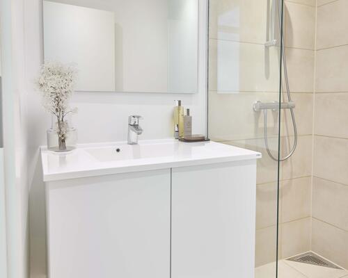 Skøn 2-værelses med altan og lav indflytningspris