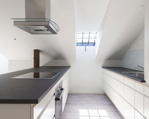 Charmerende 2-værelses taglejlighed på 94 m2 i fredede Ryes Cottage i Vestbyen