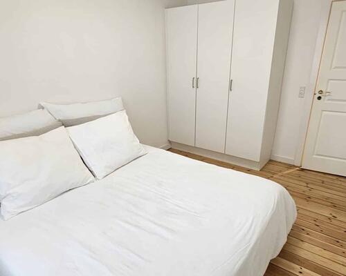 Flot og rummelig nyistandsat møbleret lejlighed | Søborg