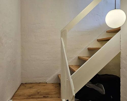 Flot og rummelig nyistandsat møbleret lejlighed | Søborg