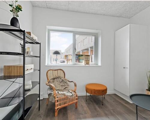 Hyggelig 3 værelses lejlighed i Kornparken med altan.