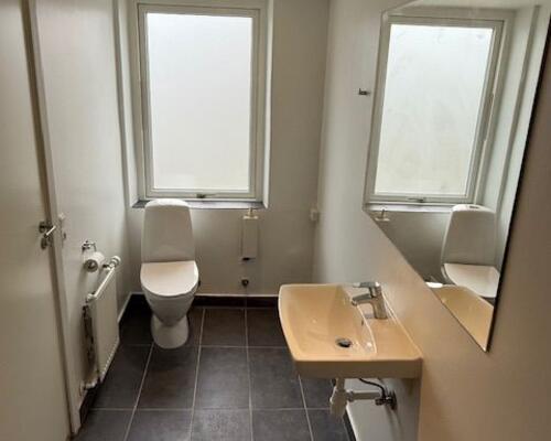 Skøn lille 2 værelsers lejlighed-. Hvis du ikke står i RKI