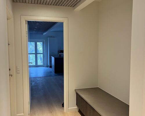 Nyrenoveret 4-værelses lejlighed med altan i Odense City